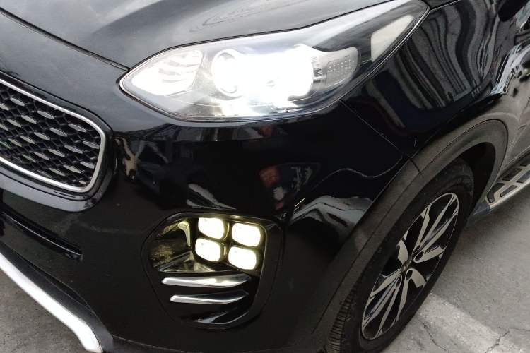 Used Kia KX5 2017 1.6T Automatic Two-Wheel Drive 15th Anniversary Special Edition DLX Left Front Headlight