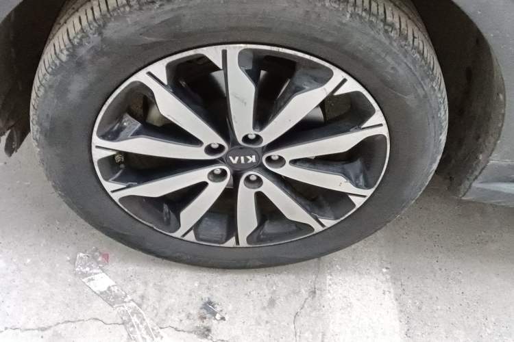 Used Kia KX5 2017 1.6T Automatic Two-Wheel Drive 15th Anniversary Special Edition DLX Left Front Wheel Hub
