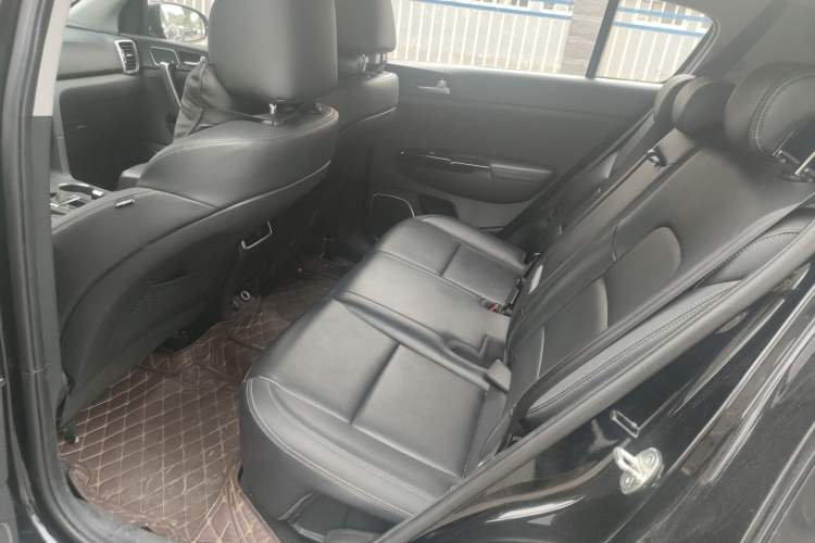Used Kia KX5 2017 1.6T Automatic Two-Wheel Drive 15th Anniversary Special Edition DLX Left Rear Seat