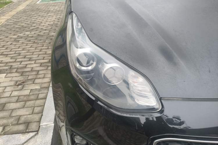 Used Kia KX5 2017 1.6T Automatic Two-Wheel Drive 15th Anniversary Special Edition DLX Right Front Headlight