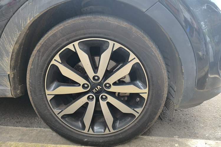 Used Kia KX5 2017 1.6T Automatic Two-Wheel Drive 15th Anniversary Special Edition DLX Right Front Wheel Hub