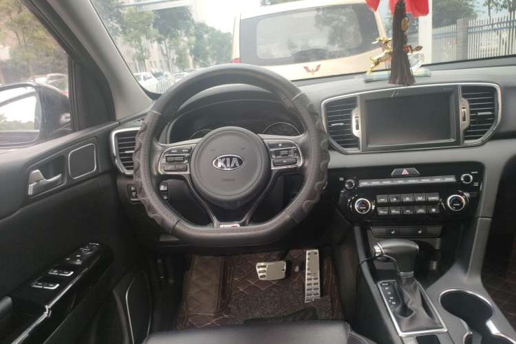 Used Kia KX5 2017 1.6T Automatic Two-Wheel Drive 15th Anniversary Special Edition DLX Steering Wheel