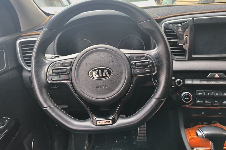 Used Kia KX5 2017 1.6T Automatic Two-Wheel Drive 15th Anniversary Special Edition DLX Steering Wheel