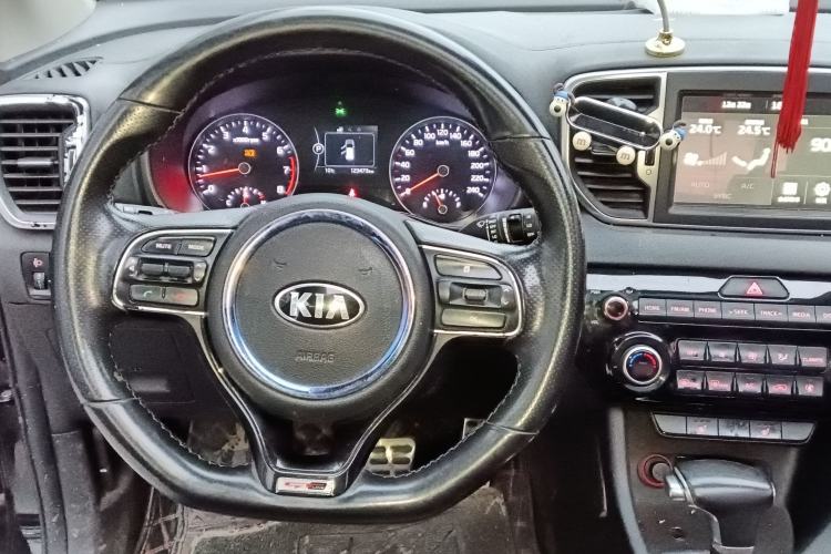 Used Kia KX5 2017 1.6T Automatic Two-Wheel Drive 15th Anniversary Special Edition DLX Steering Wheel