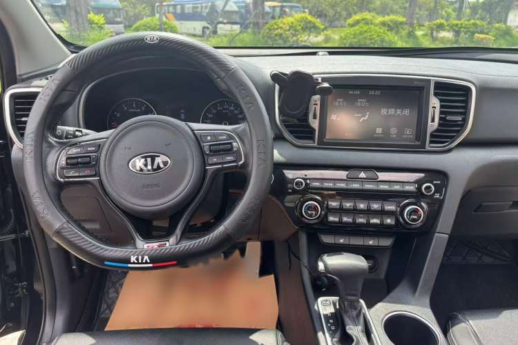 Used Kia KX5 2017 1.6T Automatic Two-Wheel Drive 15th Anniversary Special Edition DLX Steering Wheel