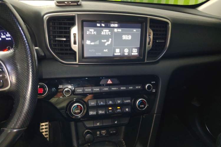 Used Kia KX5 2017 1.6T Automatic Two-Wheel Drive 15th Anniversary Special Edition DLX Audio And AC Panel