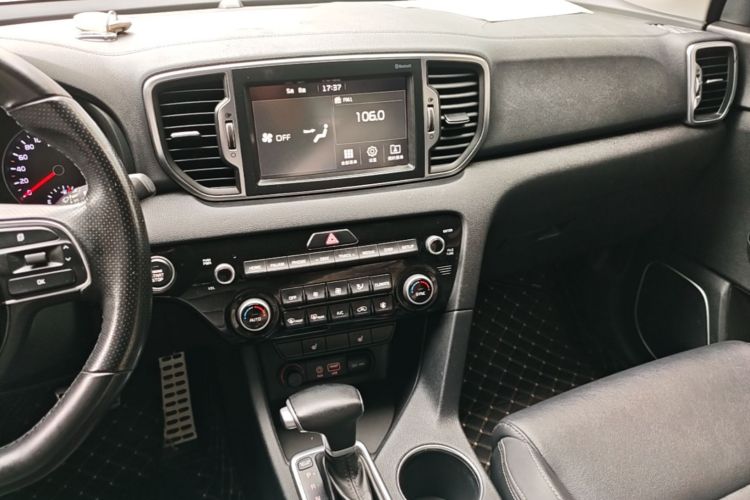 Used Kia KX5 2017 1.6T Automatic Two-Wheel Drive 15th Anniversary Special Edition DLX Audio And AC Panel