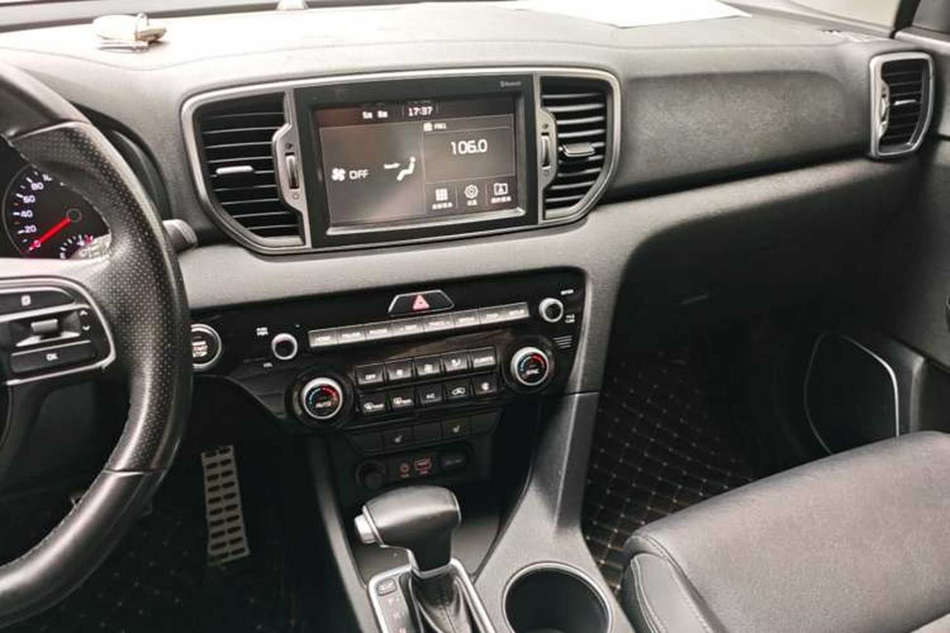 Used Kia KX5 2017 1.6T Automatic Two-Wheel Drive 15th Anniversary Special Edition DLX Audio And AC Panel