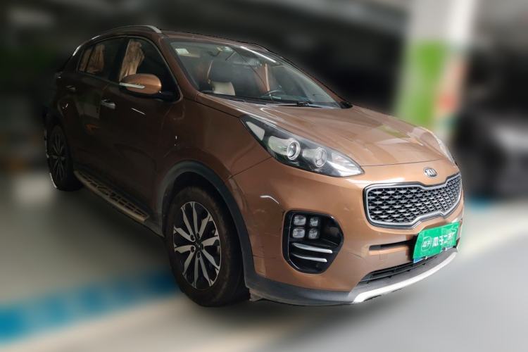 Used Kia KX5 2017 1.6T Automatic Two-Wheel Drive 15th Anniversary Special Edition DLX Front Right 45 Deg