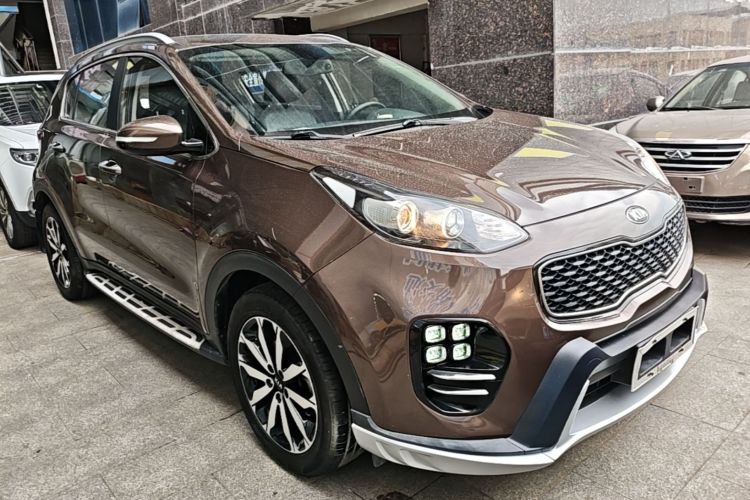 Used Kia KX5 2017 1.6T Automatic Two-Wheel Drive 15th Anniversary Special Edition DLX Front Right 45 Deg