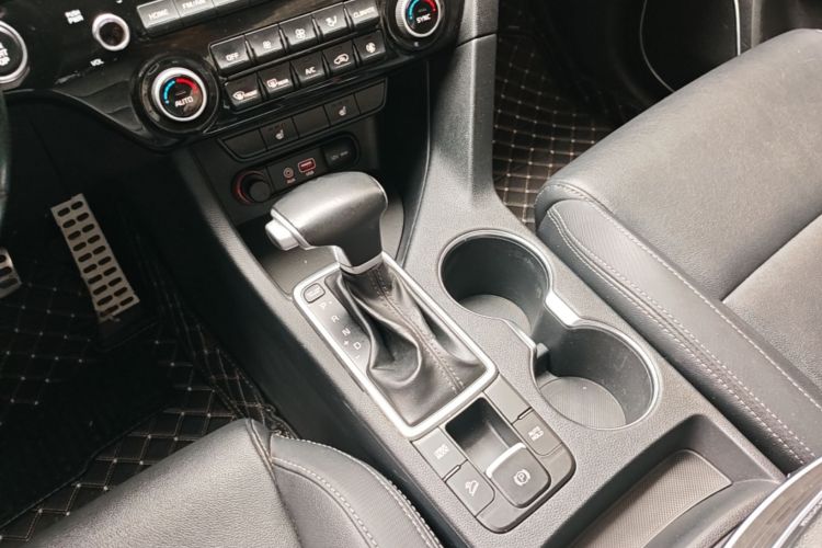 Used Kia KX5 2017 1.6T Automatic Two-Wheel Drive 15th Anniversary Special Edition DLX Gear Lever