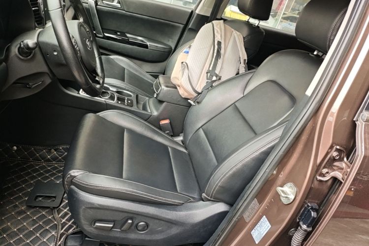 Used Kia KX5 2017 1.6T Automatic Two-Wheel Drive 15th Anniversary Special Edition DLX Left Front Seat