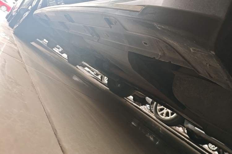 Used Kia KX5 2017 1.6T Automatic Two-Wheel Drive 15th Anniversary Special Edition DLX Left Side Sill