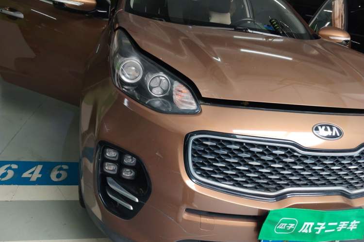 Used Kia KX5 2017 1.6T Automatic Two-Wheel Drive 15th Anniversary Special Edition DLX Right Front Headlight