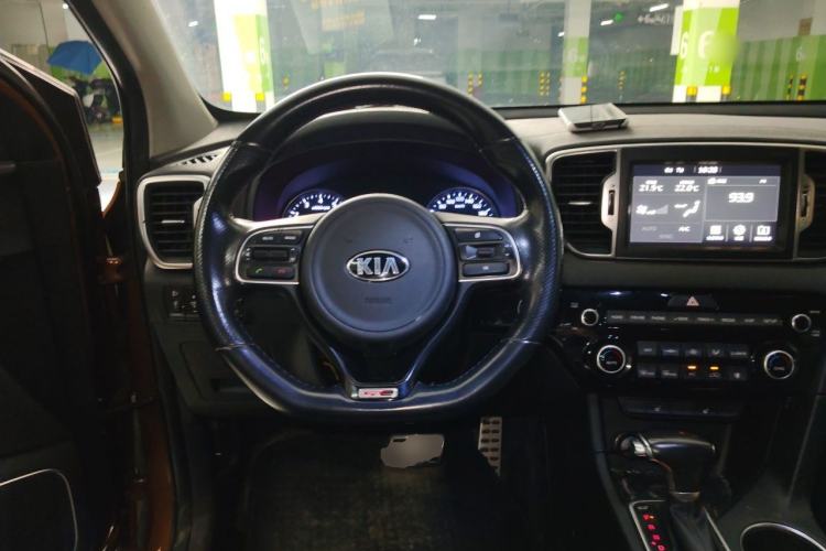 Used Kia KX5 2017 1.6T Automatic Two-Wheel Drive 15th Anniversary Special Edition DLX Steering Wheel