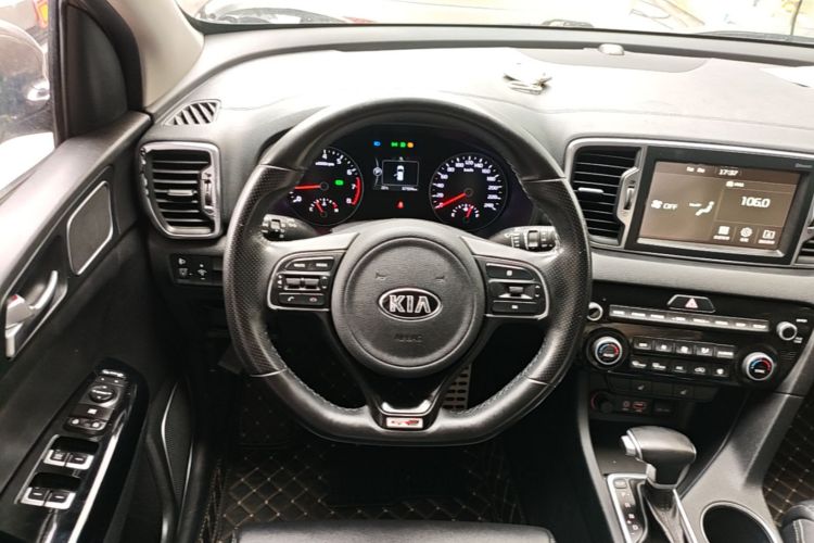 Used Kia KX5 2017 1.6T Automatic Two-Wheel Drive 15th Anniversary Special Edition DLX Steering Wheel