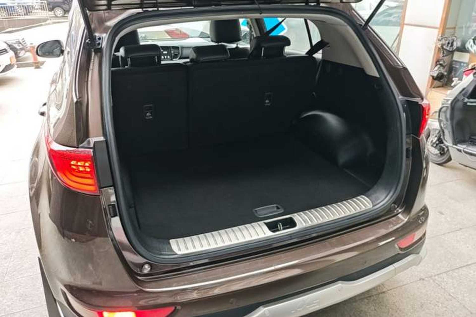 Used Kia KX5 2017 1.6T Automatic Two-Wheel Drive 15th Anniversary Special Edition DLX Trunk