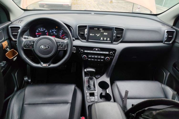 Used Kia KX5 2017 1.6T Automatic Two-Wheel Drive 15th Anniversary Special Edition DLX Center Console