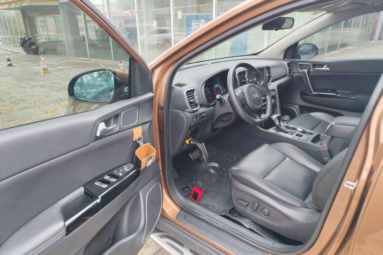 Used Kia KX5 2017 1.6T Automatic Two-Wheel Drive 15th Anniversary Special Edition DLX Driver Seat