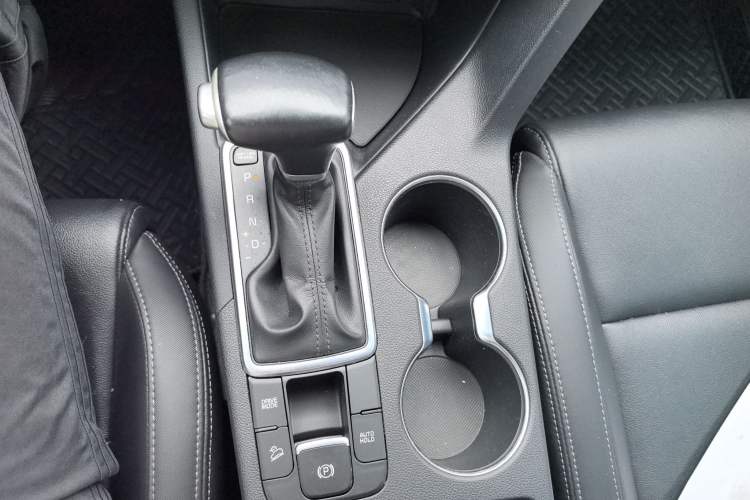 Used Kia KX5 2017 1.6T Automatic Two-Wheel Drive 15th Anniversary Special Edition DLX Gear Lever