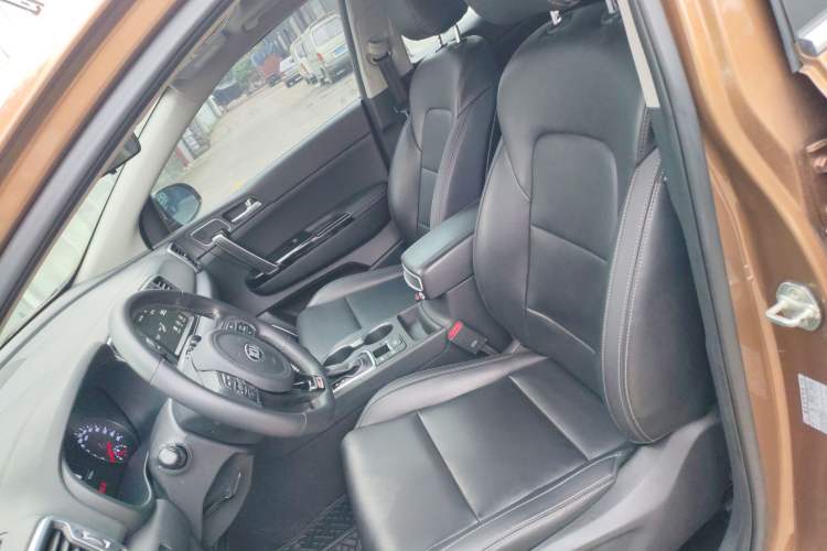 Used Kia KX5 2017 1.6T Automatic Two-Wheel Drive 15th Anniversary Special Edition DLX Left Front Seat