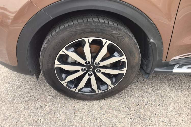 Used Kia KX5 2017 1.6T Automatic Two-Wheel Drive 15th Anniversary Special Edition DLX Left Front Wheel Hub