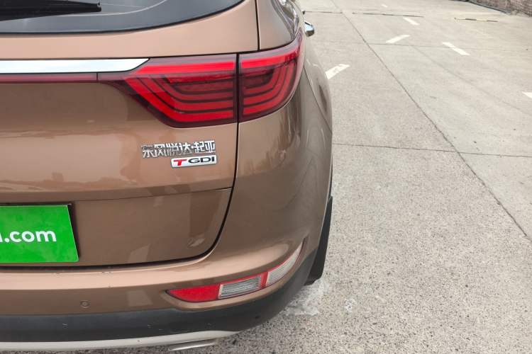 Used Kia KX5 2017 1.6T Automatic Two-Wheel Drive 15th Anniversary Special Edition DLX Right Rear Taillight