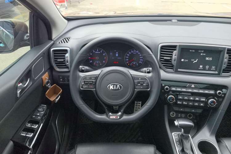 Used Kia KX5 2017 1.6T Automatic Two-Wheel Drive 15th Anniversary Special Edition DLX Steering Wheel