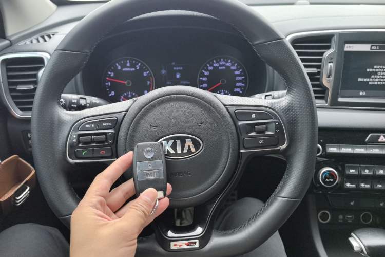 Used Kia KX5 2017 1.6T Automatic Two-Wheel Drive 15th Anniversary Special Edition DLX Vehicle Key