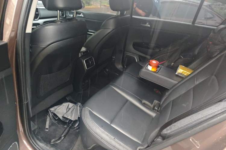 Used Kia KX5 2017 1.6T Automatic Two-Wheel Drive 15th Anniversary Special Edition DLX Left Rear Seat