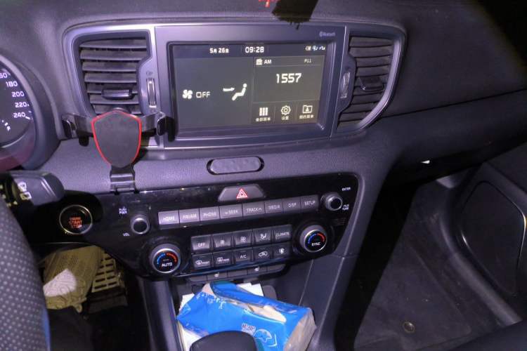Used Kia KX5 2017 1.6T Automatic Two-Wheel Drive 15th Anniversary Special Edition DLX Audio And AC Panel