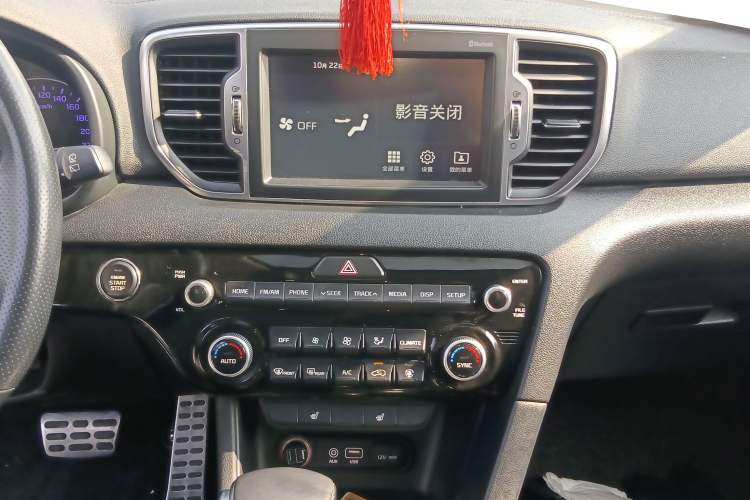 Used Kia KX5 2017 1.6T Automatic Two-Wheel Drive 15th Anniversary Special Edition DLX Audio And AC Panel