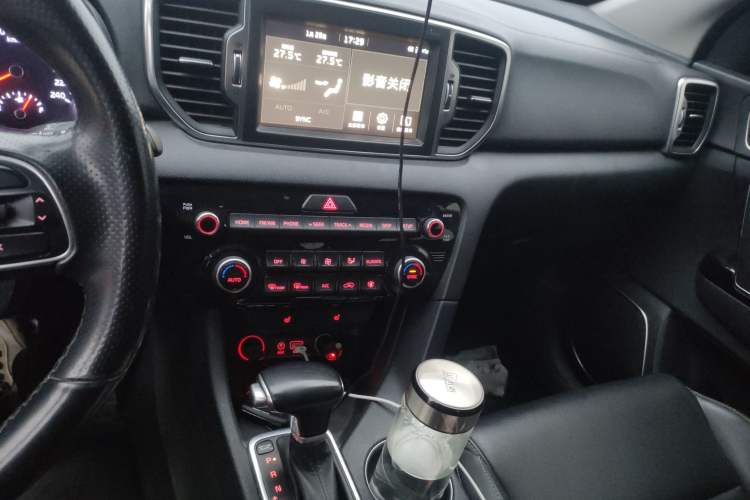 Used Kia KX5 2017 1.6T Automatic Two-Wheel Drive 15th Anniversary Special Edition DLX Audio And AC Panel