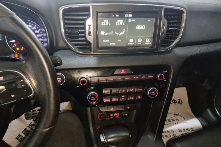 Used Kia KX5 2017 1.6T Automatic Two-Wheel Drive 15th Anniversary Special Edition DLX Audio And AC Panel