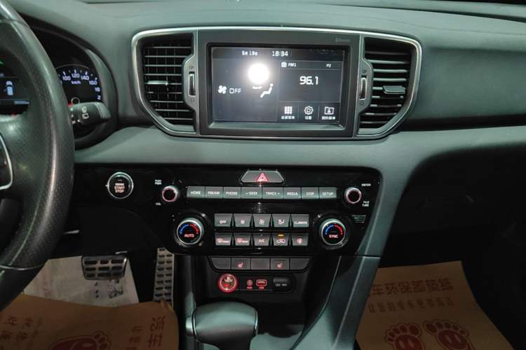 Used Kia KX5 2017 1.6T Automatic Two-Wheel Drive 15th Anniversary Special Edition DLX Audio And AC Panel