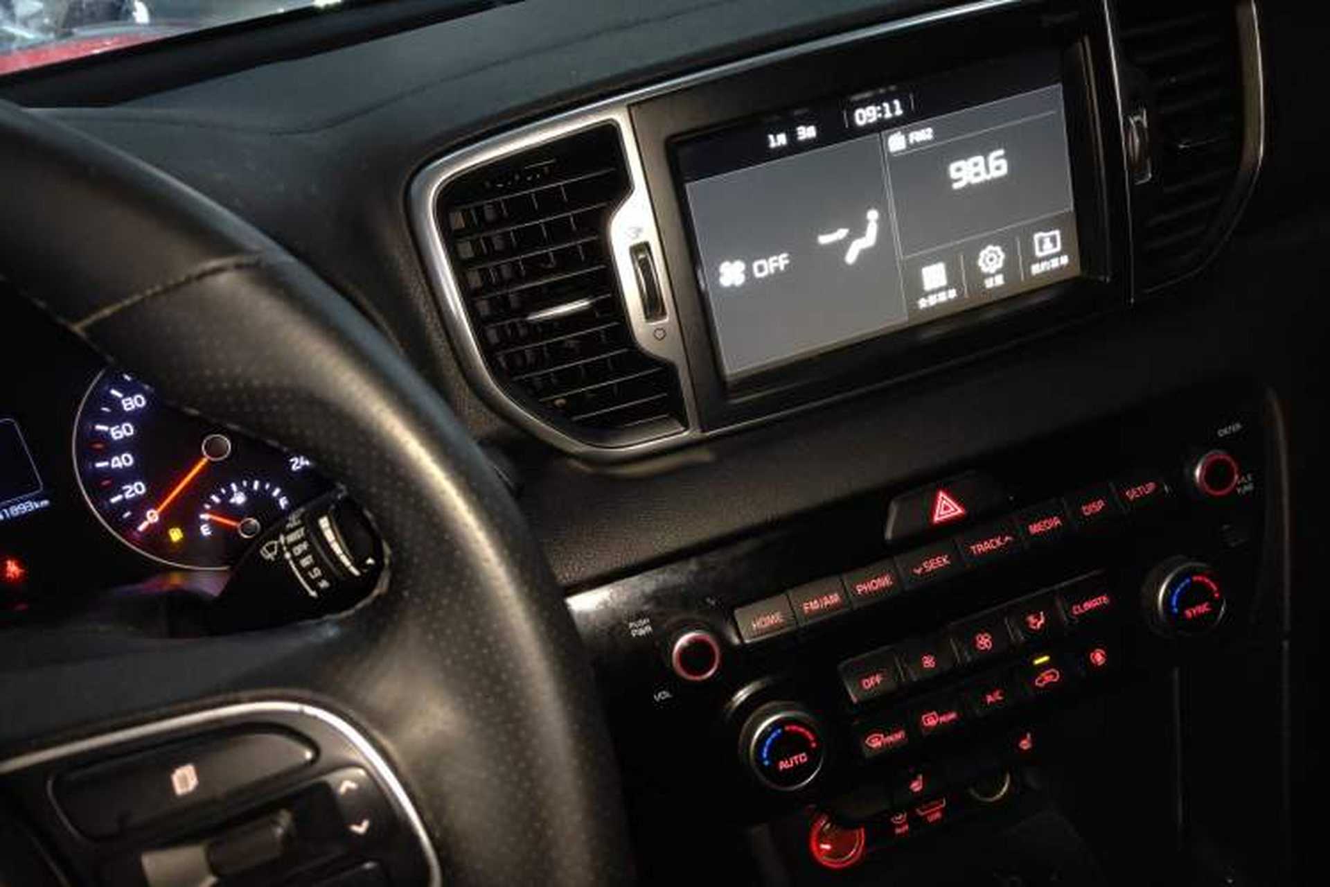 Used Kia KX5 2017 1.6T Automatic Two-Wheel Drive 15th Anniversary Special Edition DLX Audio And AC Panel