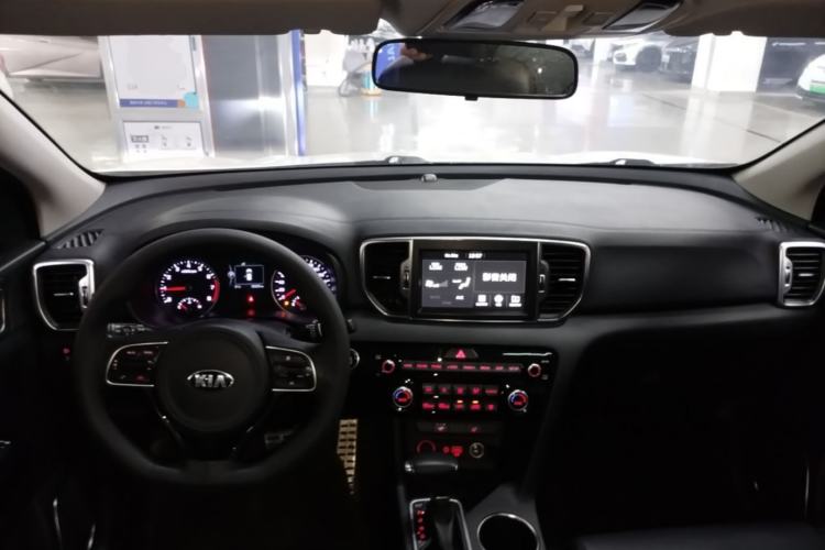 Used Kia KX5 2017 1.6T Automatic Two-Wheel Drive 15th Anniversary Special Edition DLX Center Console