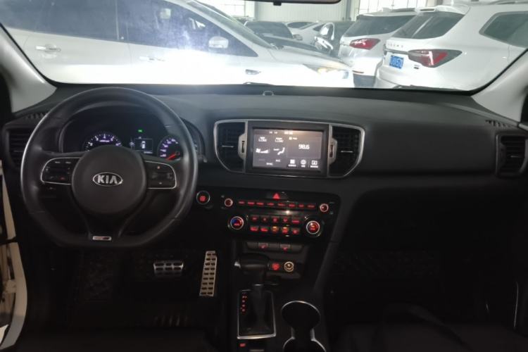 Used Kia KX5 2017 1.6T Automatic Two-Wheel Drive 15th Anniversary Special Edition DLX Center Console