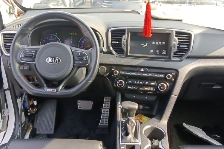 Used Kia KX5 2017 1.6T Automatic Two-Wheel Drive 15th Anniversary Special Edition DLX Center Console