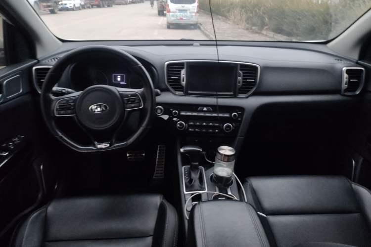 Used Kia KX5 2017 1.6T Automatic Two-Wheel Drive 15th Anniversary Special Edition DLX Center Console