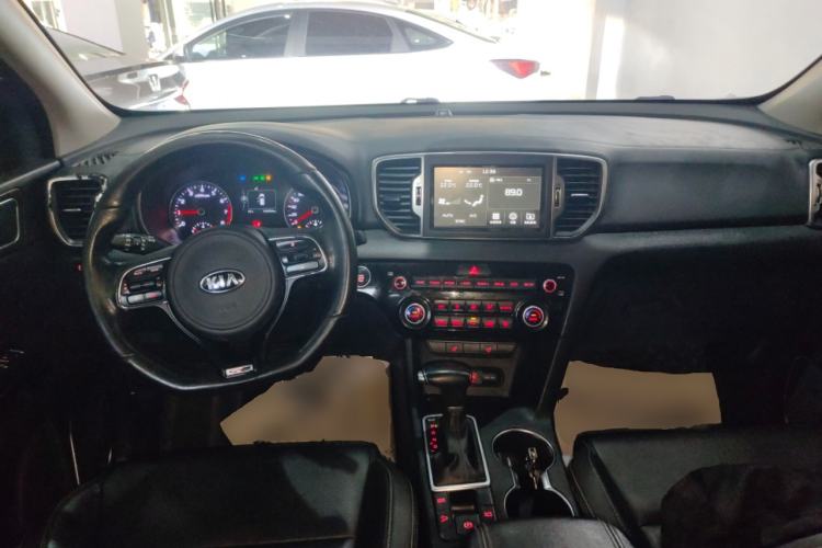 Used Kia KX5 2017 1.6T Automatic Two-Wheel Drive 15th Anniversary Special Edition DLX Center Console