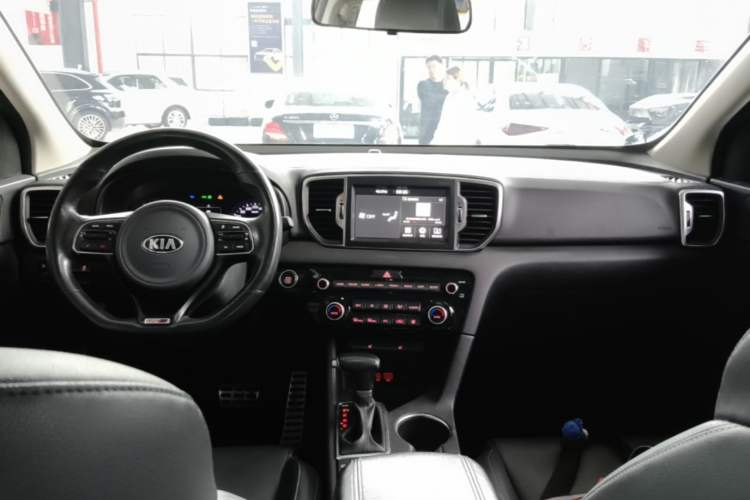 Used Kia KX5 2017 1.6T Automatic Two-Wheel Drive 15th Anniversary Special Edition DLX Center Console