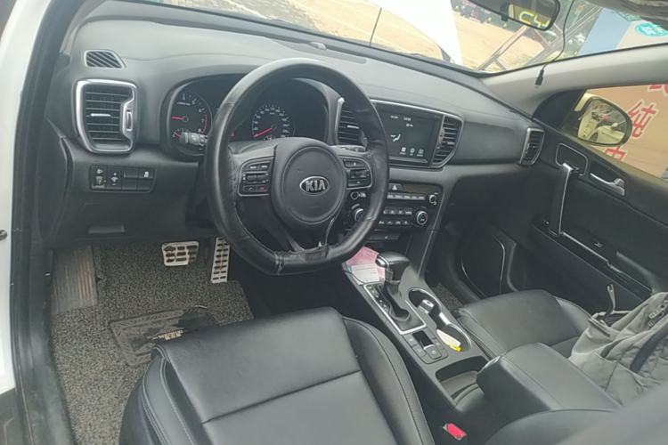 Used Kia KX5 2017 1.6T Automatic Two-Wheel Drive 15th Anniversary Special Edition DLX Center Console