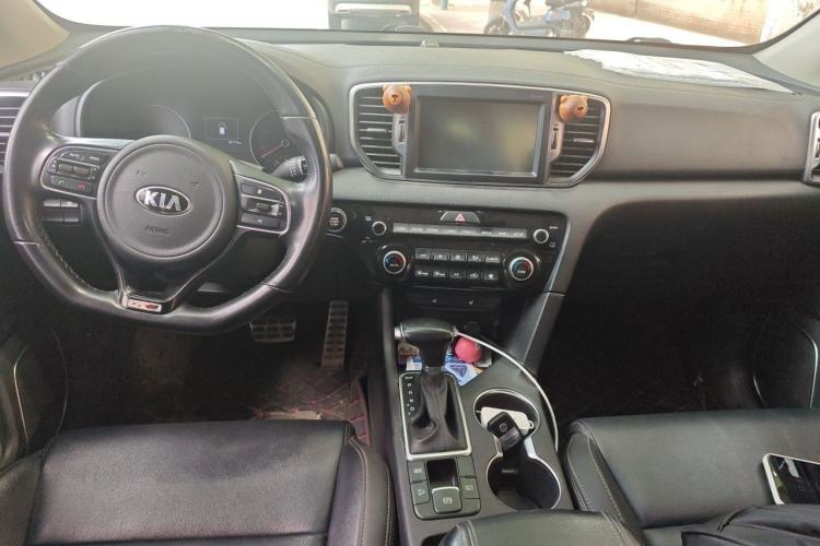 Used Kia KX5 2017 1.6T Automatic Two-Wheel Drive 15th Anniversary Special Edition DLX Center Console