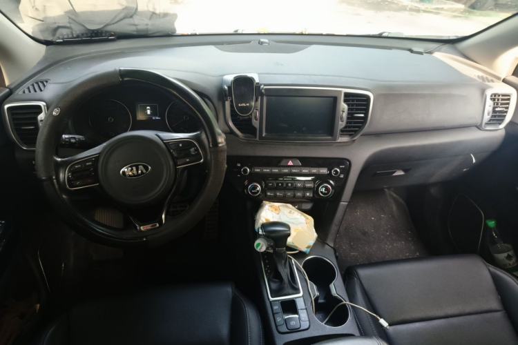 Used Kia KX5 2017 1.6T Automatic Two-Wheel Drive 15th Anniversary Special Edition DLX Center Console
