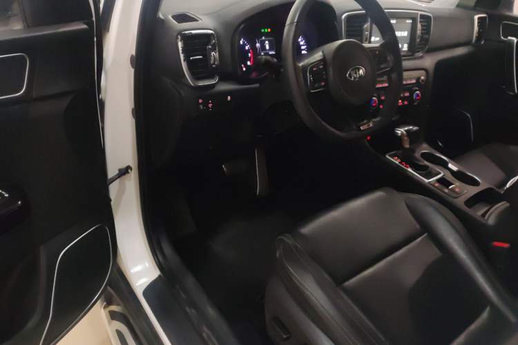 Used Kia KX5 2017 1.6T Automatic Two-Wheel Drive 15th Anniversary Special Edition DLX Driver Seat