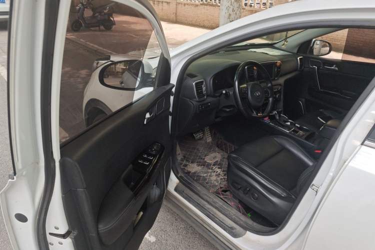 Used Kia KX5 2017 1.6T Automatic Two-Wheel Drive 15th Anniversary Special Edition DLX Driver Seat