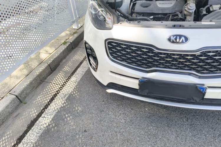 Used Kia KX5 2017 1.6T Automatic Two-Wheel Drive 15th Anniversary Special Edition DLX Engine Bay Right