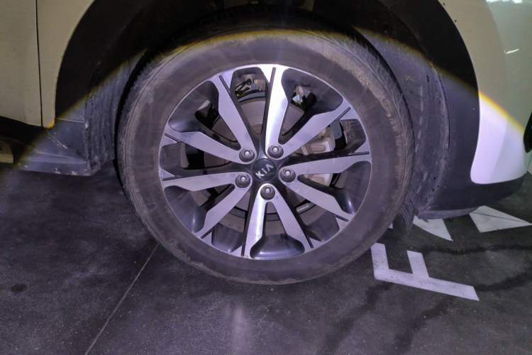 Used Kia KX5 2017 1.6T Automatic Two-Wheel Drive 15th Anniversary Special Edition DLX Exterior 1