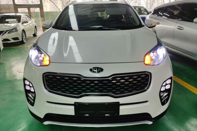 Used Kia KX5 2017 1.6T Automatic Two-Wheel Drive 15th Anniversary Special Edition DLX Exterior 1